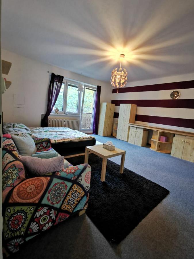 Ferienwohnung Cely Apartman Podlesi 54M2 S Dvema Balkony A S Novou Manzelskou Posteli, Zatim Neni Na Fotkach Brünn Exterior foto